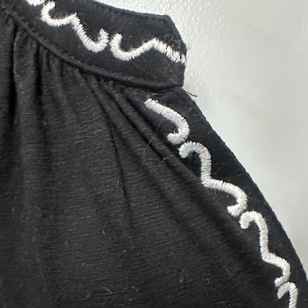 Solitaire Black Blouse with White Embroidery - Picture 3 of 8